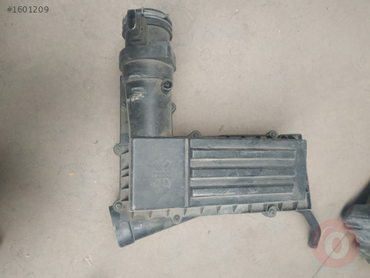 VW Golf 6 hava filtre kutusu