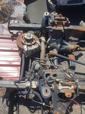 Isızu D-Max  Sağ Ön Fren Merkezi Hatasız Orjinal Çıkma