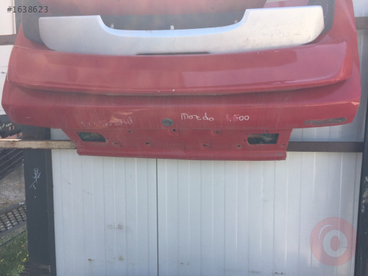 Mazda 323 bagaj kapısı