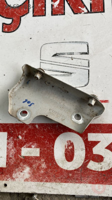 1T0810333A volkswagen caddy sol ön çamurluk bağlantı demiri