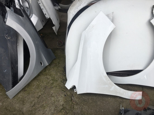 Citroen c4 sağ ön çamurluk Çıkma orjinal beyaz