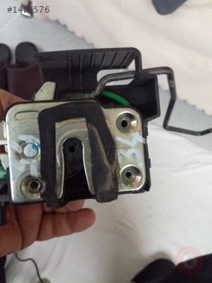 Hyundai i20 arka sağ ve sol kapı kilidi.A045035