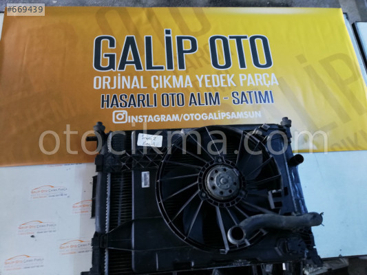 Renault Scenic 2 Radyatör takımı hatasız orjinal çıkma