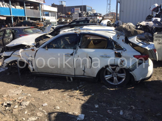 INFINITI FX30D ORİJİNAL SOL YAN PANEL.