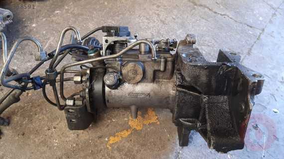 renault kangoo 1.9 çıkma mazot pompası
