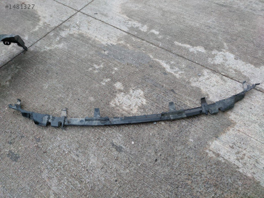 BMW 5 Serisi G30 G31 Ön Tampon Alt Darbe Emici 51117385287