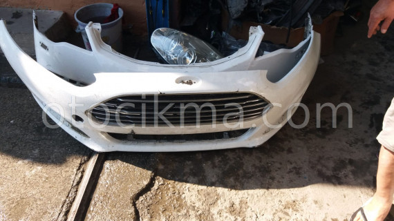 Ford fiesta Çıkma ön tampon beyaz