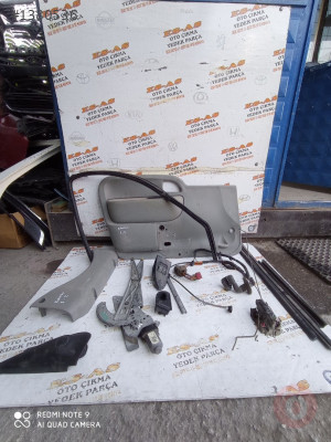 Renault Kangoo 1-2 Sol Ön Kapı Döşemesi ve tüm tesisat 2000