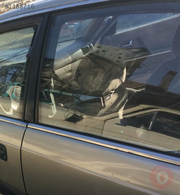 1992 model mazda 626 çıkma sol arka kapı camı