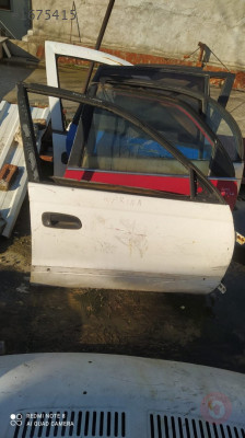 TOYOTA CORONA ÇIKMA HATASIZ SAĞ ÖN  KAPI