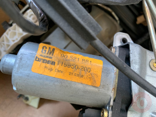 OPEL ASTRA G ÇIKMA ORJİNAL SOL ÖN CAM KRİKOSU 90521881