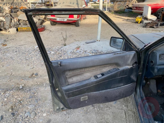MİTSUBİSHİ GALANT SOL ARKA KAPI 1988 MODEL ORJİNAL ÇIKMA
