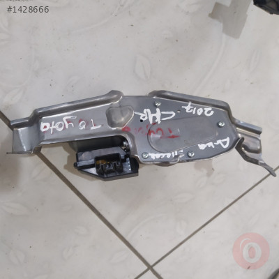2017 2019 Toyota c.hr arka silecek motoru
