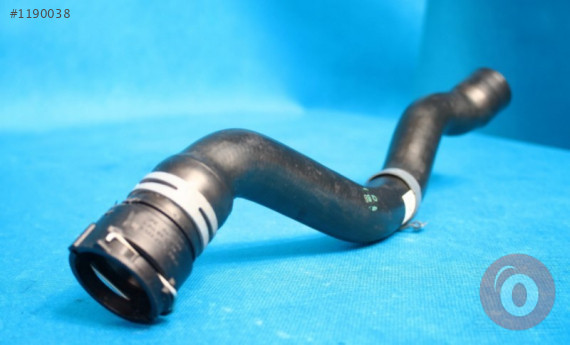 AUDİ A4 A5 1.4 CVNA TFSİ RADYATÖR HORTUMU ÜST 8W0122101K