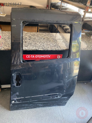 FİAT DOBLO SOL ARKA KAPI OTOMATİK CAMLI ÇIKMA TEMİZ