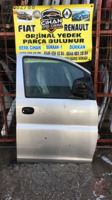 HUNDAİ STAREX SAĞ ÖN KAPI
