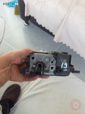 Citroen berlingo sağ arka kapı kilidi.BP4167966C99