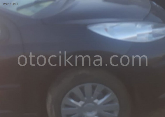 2009 model peugeot 207 1.4 benzinli çıkma sağ ön çamurluk
