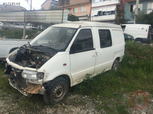 Nissan Vanetta çamurluk
