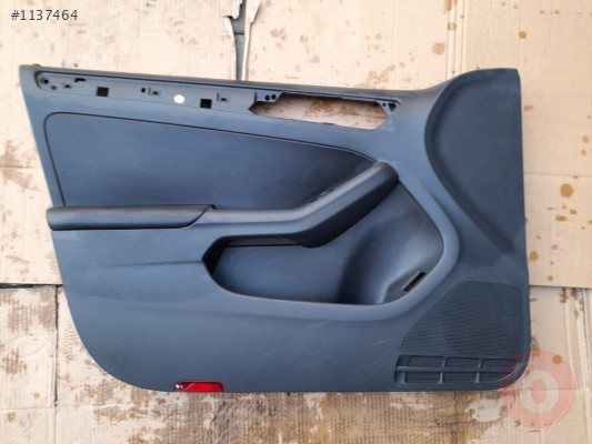 VW JETTA 11-18 KAPI DÖŞEMESİ SOL ÖN (SİYAH) 5C7867011J HON