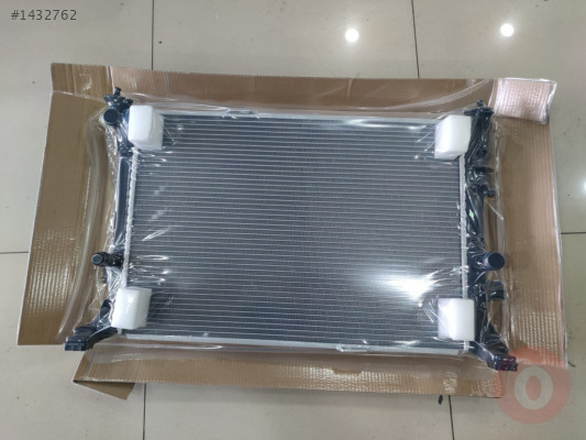Mercedes CLA W246 W156 W176 W117 Su Radyatörü A2465001203