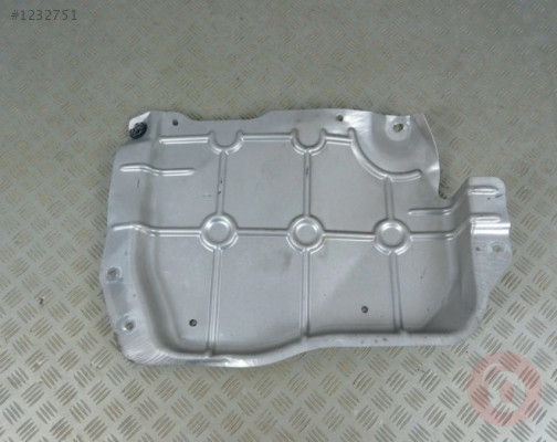 TİGUAN Q3 EGSOZ ISI KORUMA SACI  5N0825701B