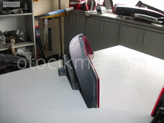 skoda super b sol arka stop