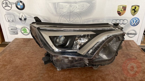 TOYOTA RAV-4 ORJİNAL HATASIZ ÇIKMA SAĞ FAR
