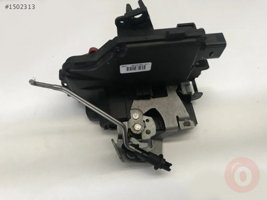 A4 01-05 KAPI KİLİDİ SAĞ ARKA 	8E0839016C