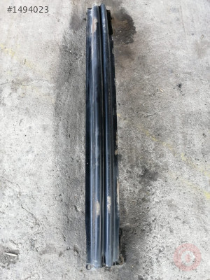 Volkswagen golf 5 arka tampon demiri
