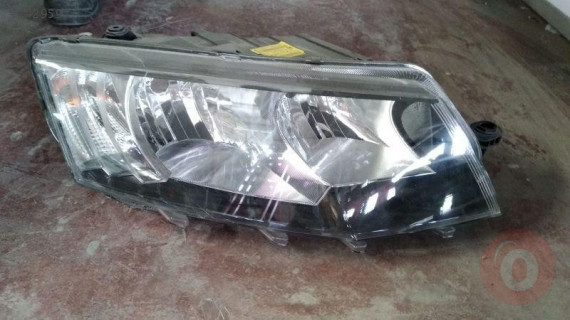 SKODA OCTAVİA 2013 2016 SAĞ FAR 5E1941016