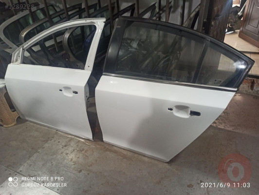 Chevrolet Cruze sol ön arka kapı sol çıkma