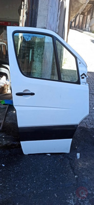 SPRİNTER SAĞ ÖN KAPI DOLU HATASIZ MERCEDES ORJİNAL ÇIKMA