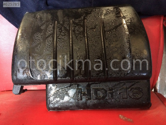 Citroen c4 çıkma motor üst plastik kapağı