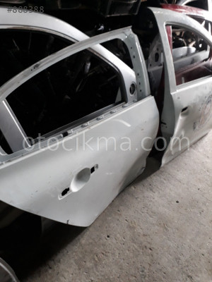 2016 model megane  sağ arka kapı beyaz