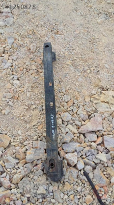 opel corsa d kasa çıkma arka tampon demiri.
