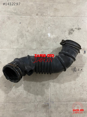 TOYOTA - RAV4 / 3ZR 2.0 HAVA FİLTRESİ HORTUMU (17881-37130)