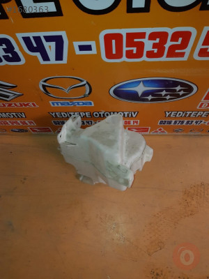 SUBARU XV CAM SU DEPOSU BİDONU