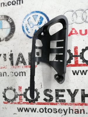 3027578 vw jetta 2011-15 sağ arka kapı iç açma kolu yuvası