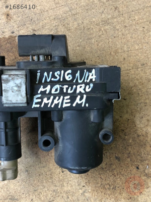 Opel astra j insignia emme manifold kapak motoru  555662258