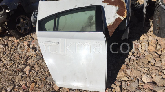 CHEVROLET CRUZE SAĞ ARKA KAPI DOLU.OTO ERKAN ÜNYE