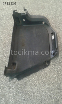 AUDİ A3 HB BAGAJ YAN KAPLAMA