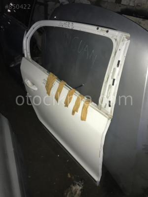 SKODA SÜPER B SAĞ ARKA KAPI GÜÇMANLAR OTO