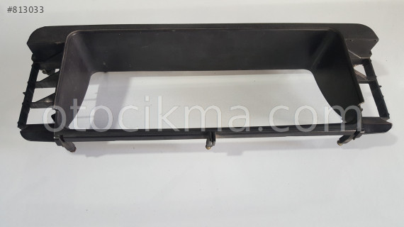 AUDİ A80 76-1983 KİLOMETRE SAATİ ÜST PLASTİĞİ ANAHTAR YUVALI