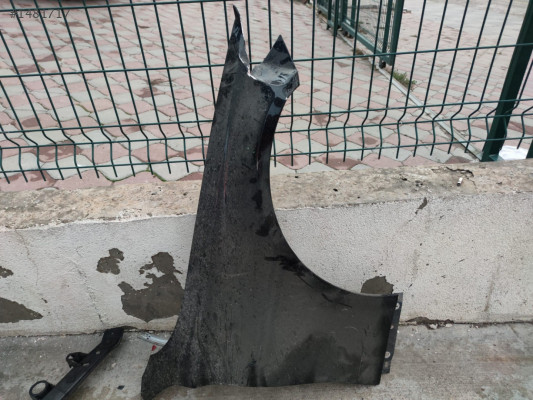 Mercedes C Serisi W205 Sağ Ön Çamurluk Siyah A2058810201