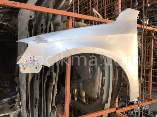 VOLKSWAGEN PASSAT B7 ÖN SOL ÇAMURLUK