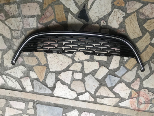 Opel astra j orta ızgara kromajlı makyajlı kasa