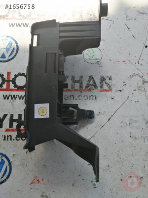 1K0937545K volkswagen golf 5 sol ön koltuk alt fiş yuvası