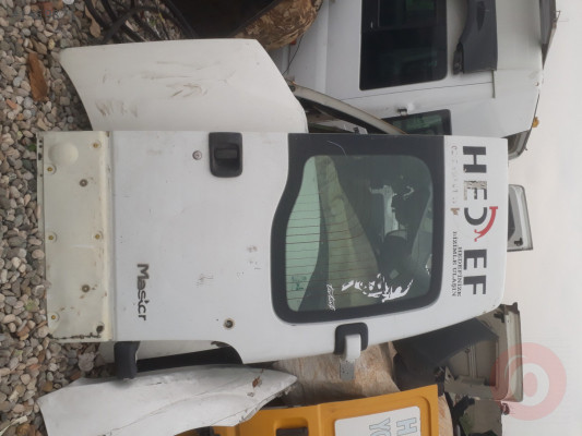 Renault Master sağ arka bagaj kapisi