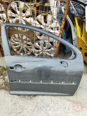 Çıkma Peugeot 207 sağ ön kapı orjinal